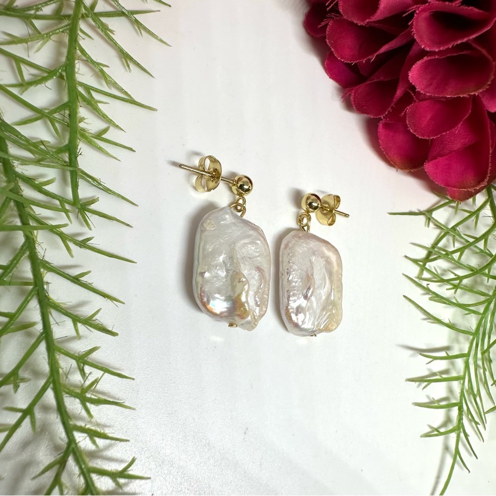 NEW⚜️Baroque Pearl High Luster Drop Earrings - Picture 3 of 6